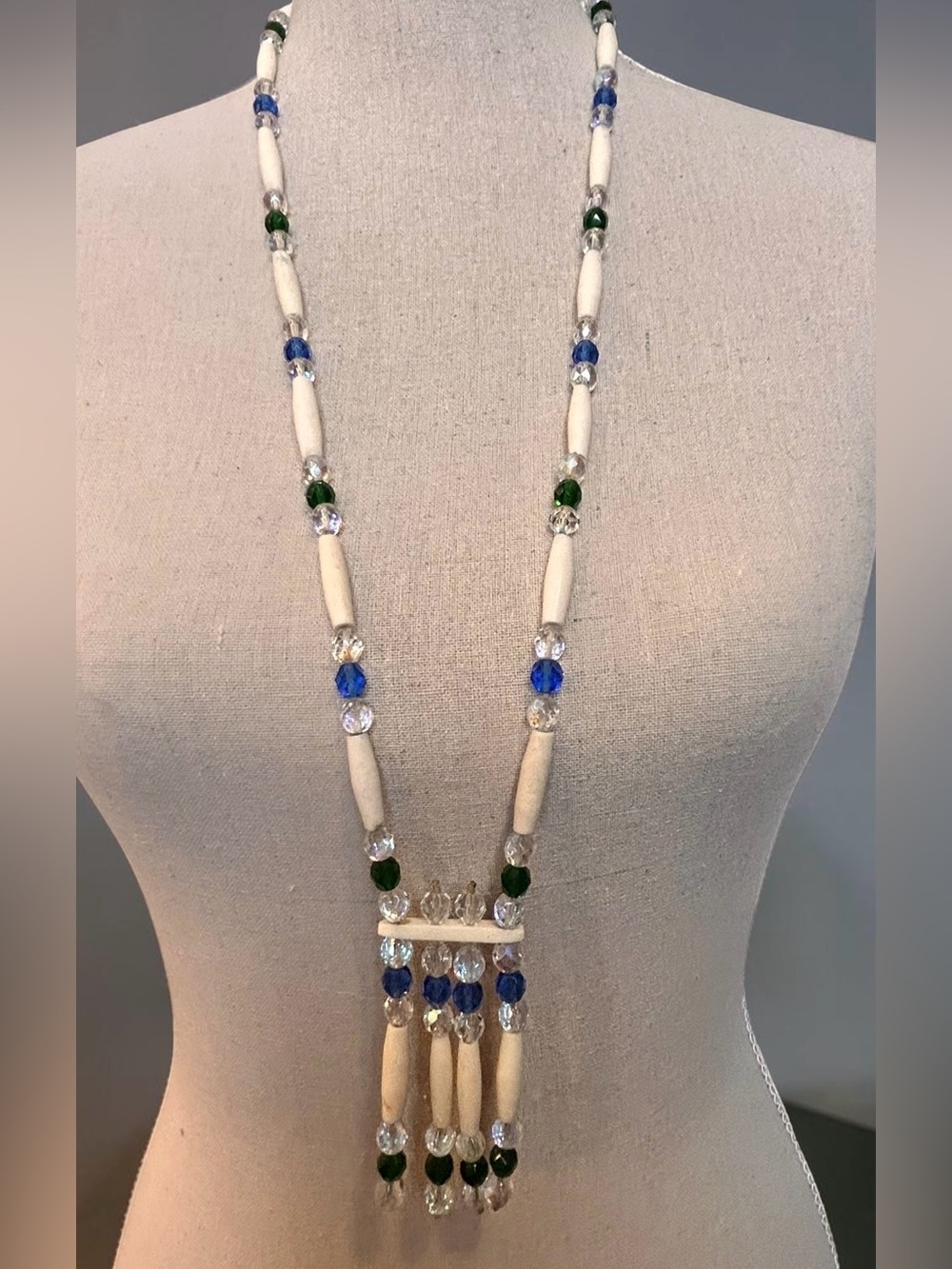 💝2/20$ Indigenous-inspired hairpipe bone & glass bead necklace